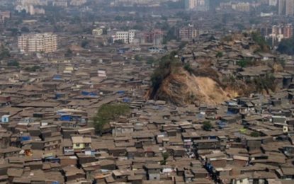 Pusieron en venta la «favela» más grande de Asia, que tiene 22 millones de habitantes