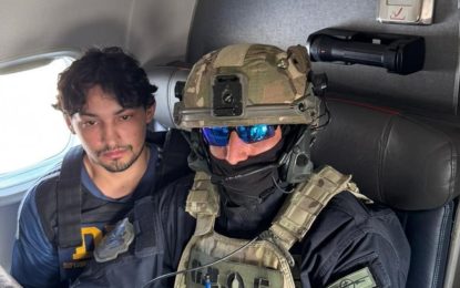 Con mameluco naranja y chaleco antibalas: las fotos y los videos del traslado a Argentina de Matías Ozorio, mano derecha de Pequeño J