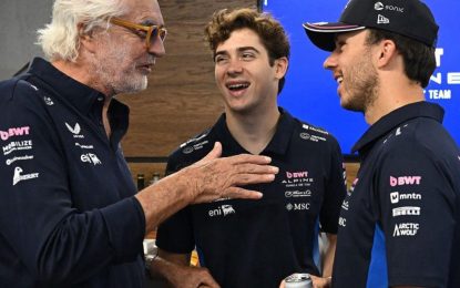 La teoría que circula en los pasillos de Alpine tras la polémica en Austin: ¿Flavio Briatore lo puso a prueba a Franco Colapinto?
