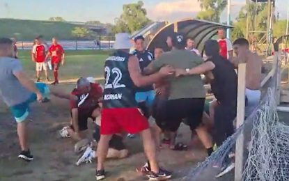 Crece la crisis en Camioneros: dos facciones del sindicato protagonizaron una batalla campal en un partido