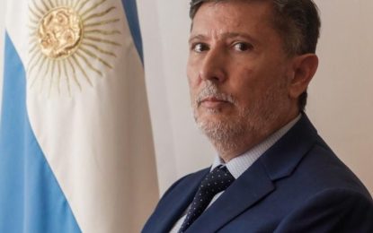 El Gobierno lanzó la nueva política de inteligencia y la oposición alertó por posible espionaje