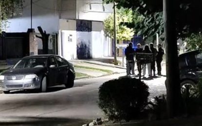 Fue a buscar a su esposo al almacén y lo habían asesinado para robarle
