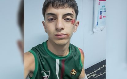 Tiene 18 años, es bombero voluntario y salió de su casa al sonar la sirena, pero le robaron la bici y le dieron una paliza