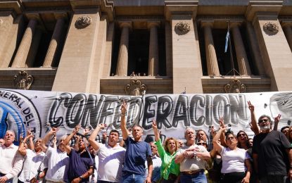 En la previa al Día del Trabajador, la CGT marcha a Plaza de Mayo y ya imagina un nuevo paro general contra Milei