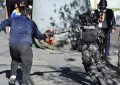 Argentina manda un Hércules a Bolivia y se muestra preocupada por el bloqueo de rutas por protestas sociales