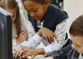Noruega prohibió el uso de la IA a los niños: «Aumenta el riesgo de que se salten pasos en su educación. Lo más importante es que aprendan a leer, escribir y hacer matemáticas»