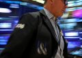 Por más ruido global, caen acciones y bonos: el riesgo país salta y el dólar llega a $1.515 en los bancos