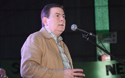 Gerardo Zamora tildó de «colaboracionistas» a cuatro gobernadores y aseguró que le pidieron plata a Milei para pagar aguinaldos a cambio de apoyar la política económica