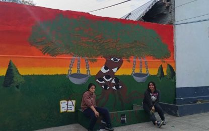 Jóvenes de Escobar transformaron la estación de Matheu con un mural sobre la memoria