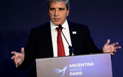Luis Caputo: «No estamos en recesión, estamos creciendo menos que antes por los shocks internacionales y el tema político»