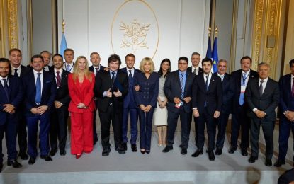 Gobernadores con acento francés y algo más: en París pidieron “aflojar hasta abril”, hablaron de “derrame” y que están bajando impuestos