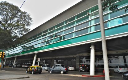 Cayó en Aeroparque una pareja que llevaba 199 cápsulas de cocaína en el cuerpo rumbo a Río Gallegos