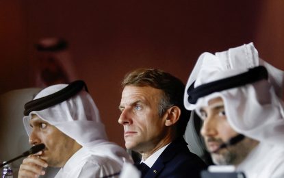Macron acusó a Trump de manipular la información sobre las revueltas en Francia