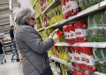 Las consultoras estiman que la inflación de octubre cerrará cerca del 2%, empujada por alimentos y combustibles