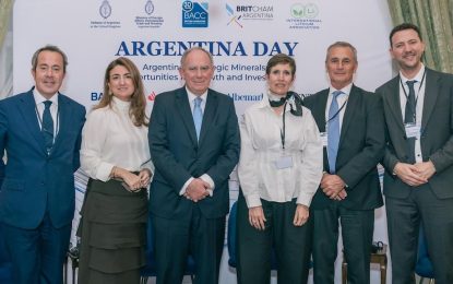 En plena tensión por Malvinas, el Gobierno salió a buscar inversiones mineras en Londres