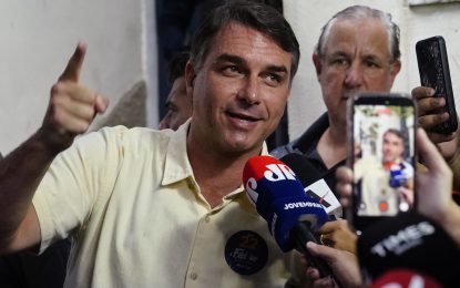 Migraciones afirmó que no hay registro de que Flávio Bolsonaro haya entrado a la Argentina