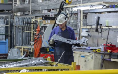 La industria cayó en septiembre y acumula una baja de 2,8% en nueve meses, según la UIA