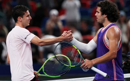 Alcaraz fue demasiado para Juan Manuel Cerúndolo, que quedó eliminado en Shanghái