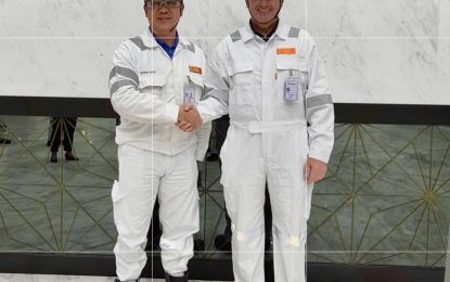 Polémica por la visita de Quirno a un astillero de Singapur que reparará un buque petrolero contratado para Malvinas