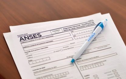 AUH: cómo es el nuevo sistema de ANSES para cobrar el 20% retenido sin presentar la libreta en papel