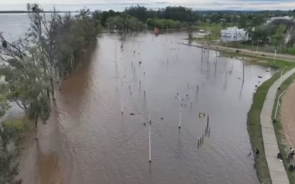 El Litoral sigue en alerta por El Niño: el Uruguay superó la cota de evacuación en Paso de los Libres y avanza la crecida del Paraná