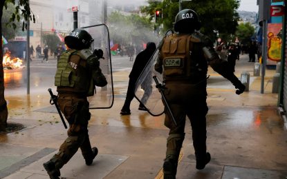 Chile: la marcha por los siete años del estallido social terminó con incidentes y 29 detenidos