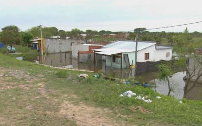 Vuelven las tormentas al Litoral y se agrava la situación de las familias evacuadas hace dos semanas