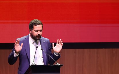 El Gobierno firmó un acuerdo con Mercado Libre, Meta y la industria para dar de baja publicaciones de productos de contrabando