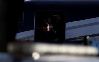 Flávio Bolsonaro llegó a Estados Unidos: aterrizó en Miami tras volar desde Iguazú con escala en Guayaquil
