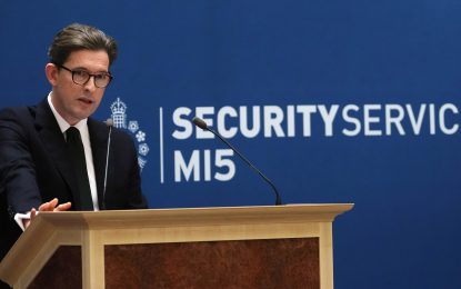 El MI5 reveló un complot de Irán contra una base aérea británica y alertó por los riesgos de la inteligencia artificial