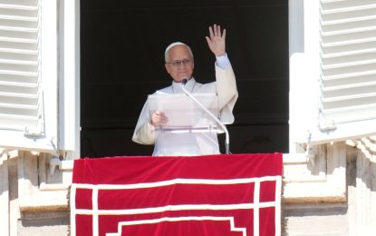 El Vaticano difundió la primera foto del Papa tras la operación y aseguró que muestra «mejoras constantes»