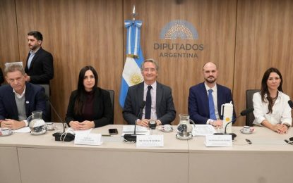 El oficialismo aceptó restituir los límites a la venta de tierras a extranjeros y no logró dictamen para la Ley Malvinas