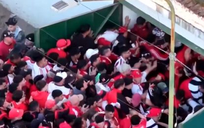 Incidentes en Junín: caos en el ingreso de los hinchas de River y la Policía tiró gas pimienta