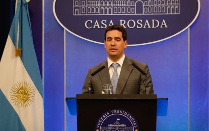 El Gobierno admitió que la economía crece menos de lo esperado, pero descartó cambios: «No va a haber plan platita»