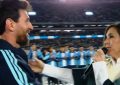 Soledad Pastorutti le cantó “Brindis” a Messi en su despedida y terminaron fundidos en un abrazo